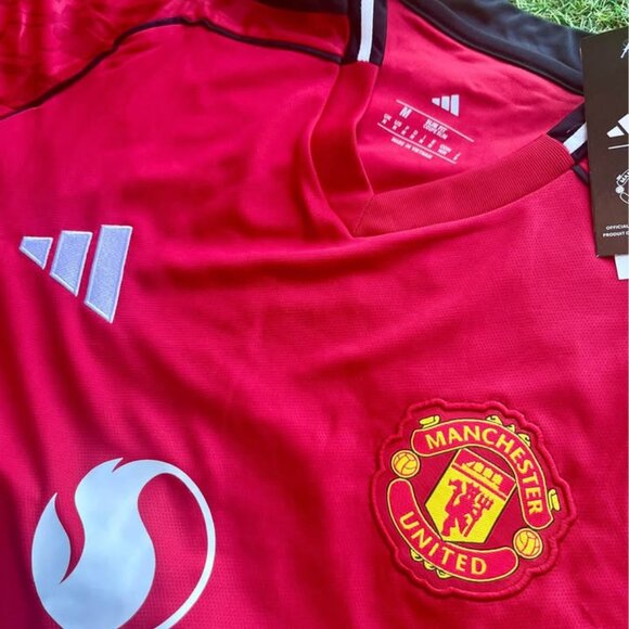Manchester United Home Soccer Jersey. New - 25/26 Season - Picture 2 of 3